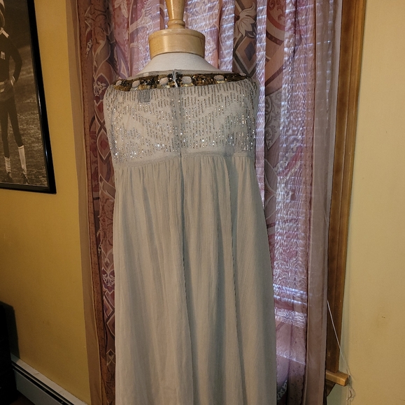Dress - Picture 2 of 6